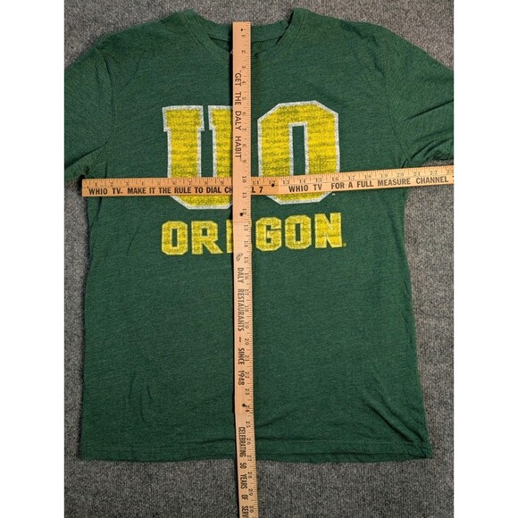 ​UO Oregon Ducks NCAA College Shirt Men's Large Green Yellow Football 4th and 1 - Picture 4 of 9